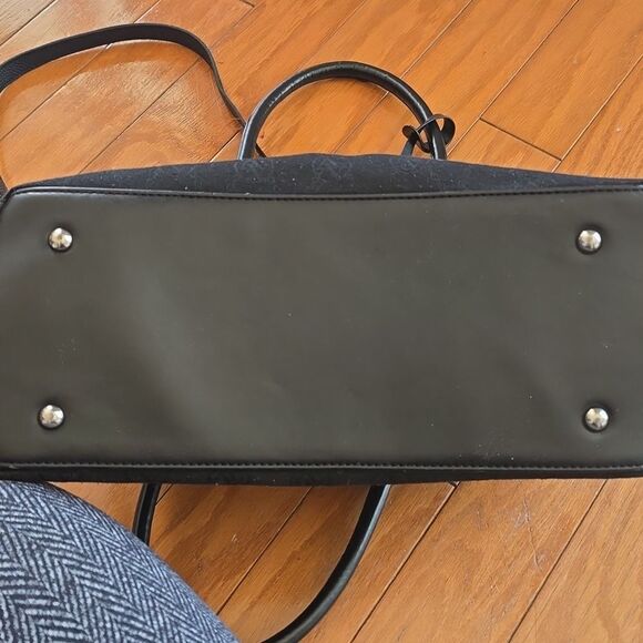 Adrienne Vittadini Black Shoulder Bag - Picture 10 of 10